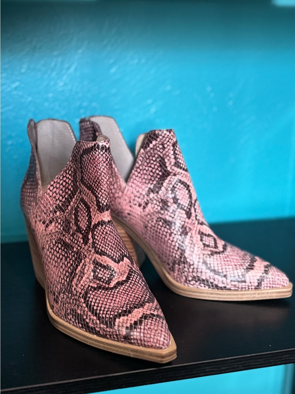 Pink Snake-Print Pointed Toe Ankle Boots Sz:7